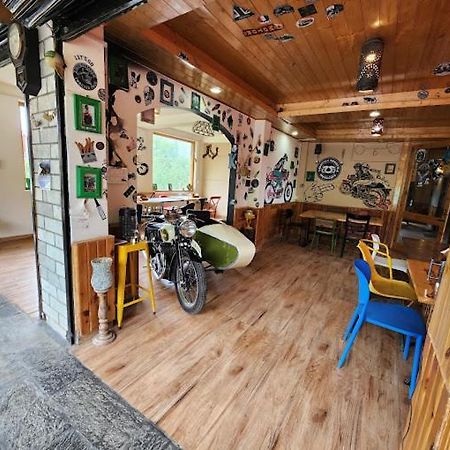 Throttle Shrottle Moto Hostel Manāli Εξωτερικό φωτογραφία